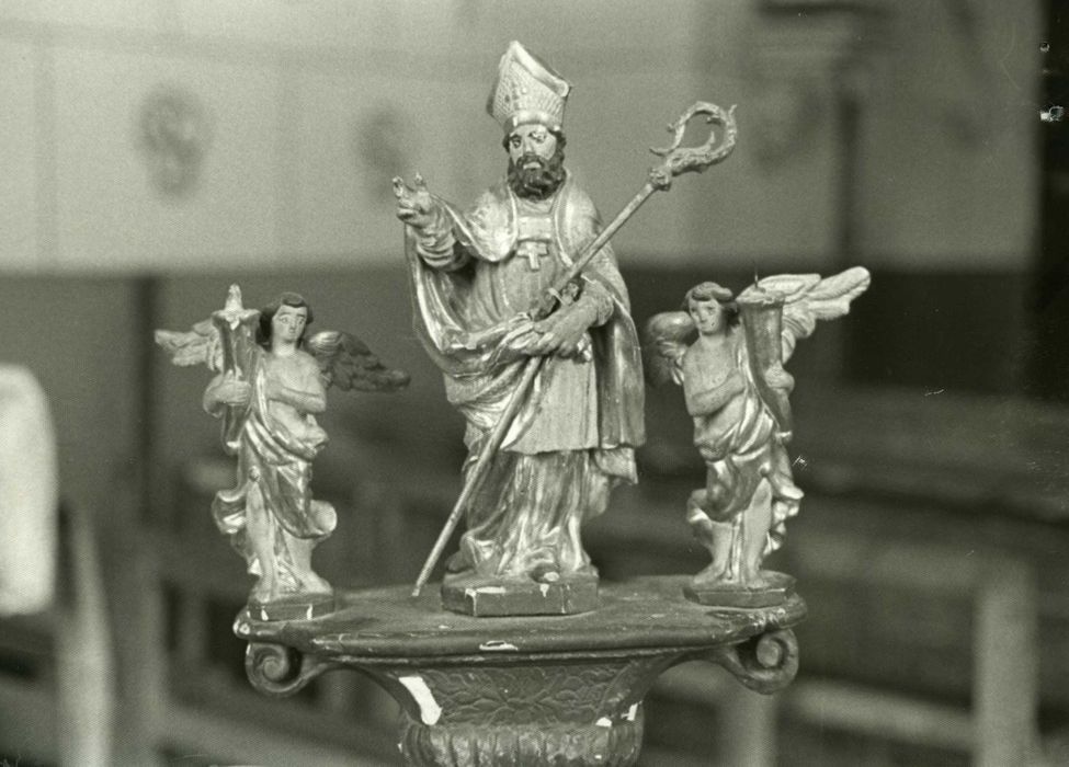 trois statues (statuettes) de bâton de procession : Saint Martin et Anges céroféraires - © Ministère de la Culture (France), Médiathèque du patrimoine et de la photographie, diffusion RMN-GP