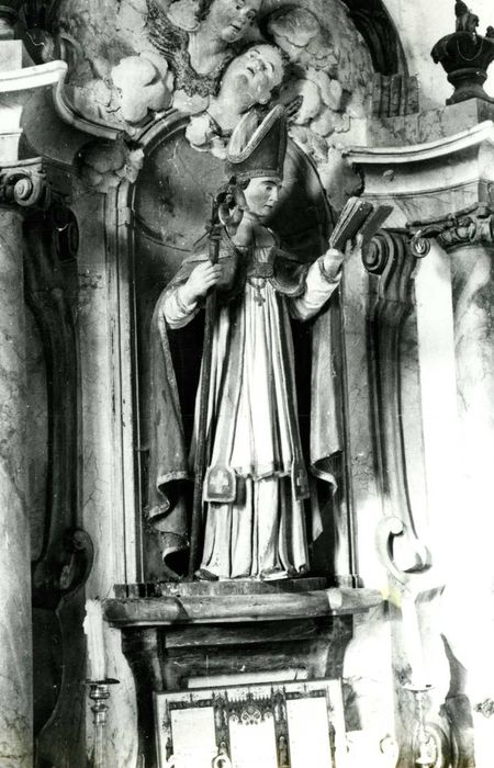 statue : saint évêque
