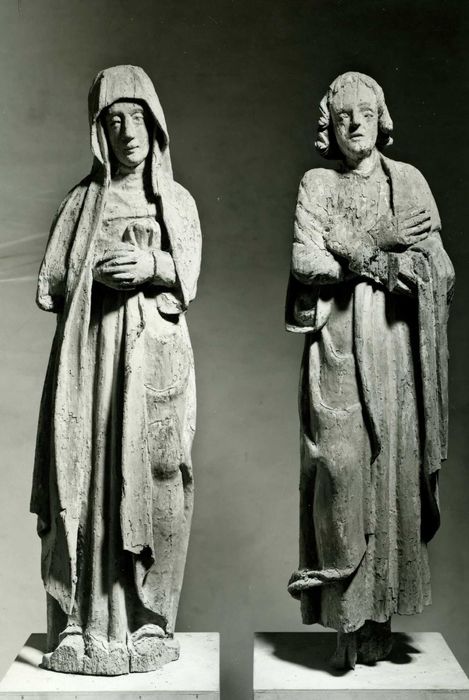 deux statues de Calvaire : Vierge et Saint Jean