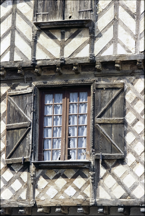 Façade et détail des pans de bois