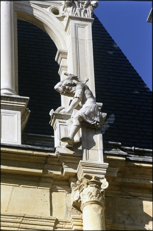 Détail façade sculpté : artisan