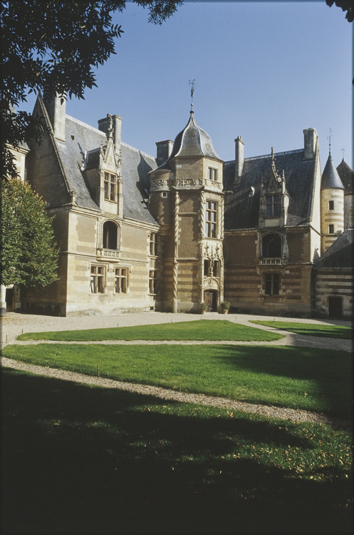 Façades sud et ouest sur cour