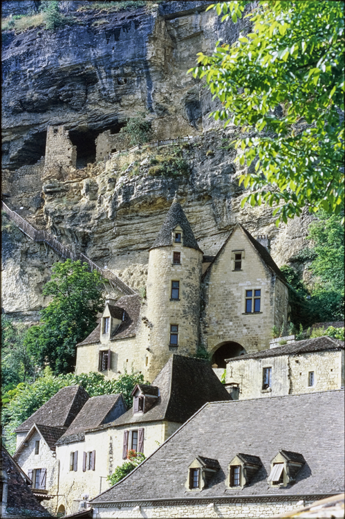 Façade vue depuis le village