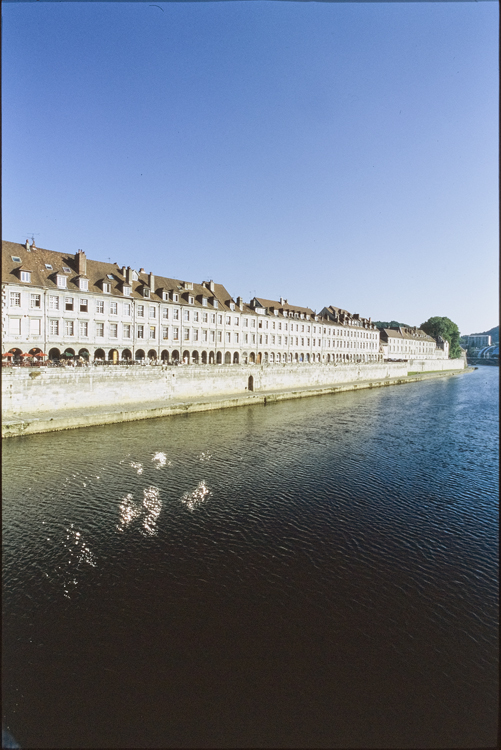 Quai et maisons