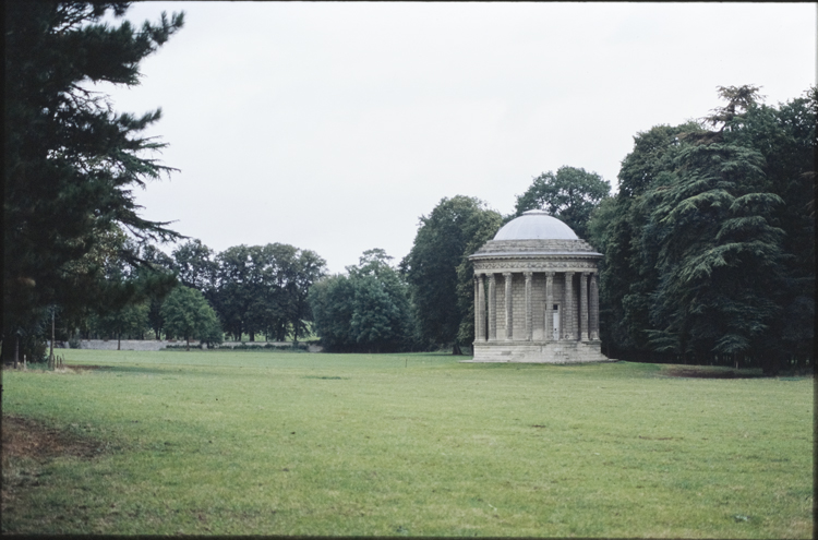 Fabrique dans le parc