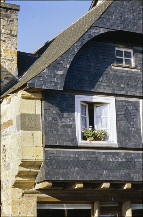 Façade à ardoise