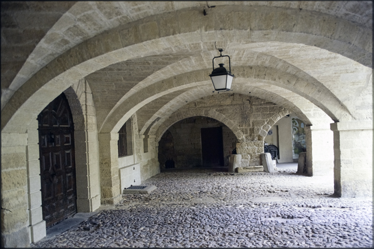 Passage piéton couvert