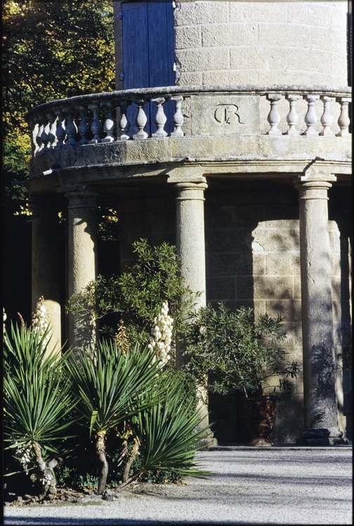 Tour et colonnade de galerie