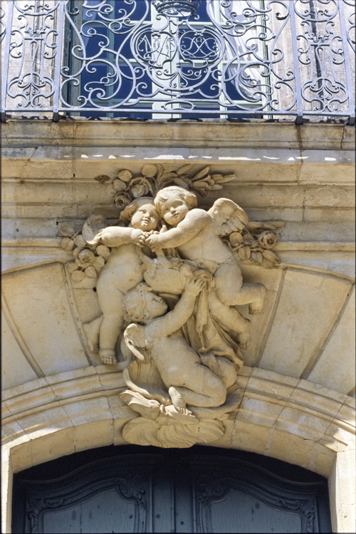 Façade ; Décor sculpté