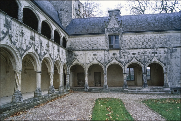 Galerie extérieure couverte