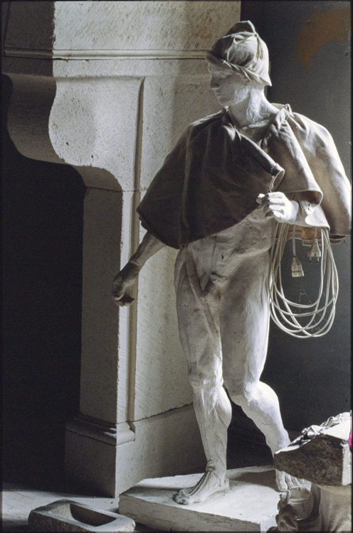 Atelier de Claude Chevènement, tailleur de pierre : statue