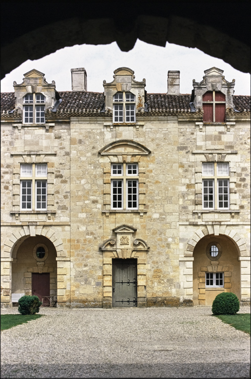 Façade et lucarnes de la cour intérieure