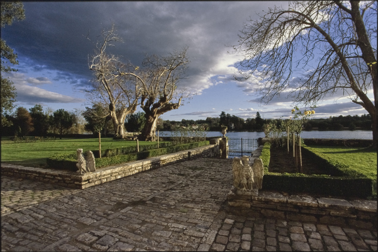 Terrasse et rivière