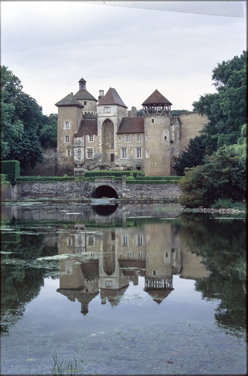 Façade sur pièce d’eau