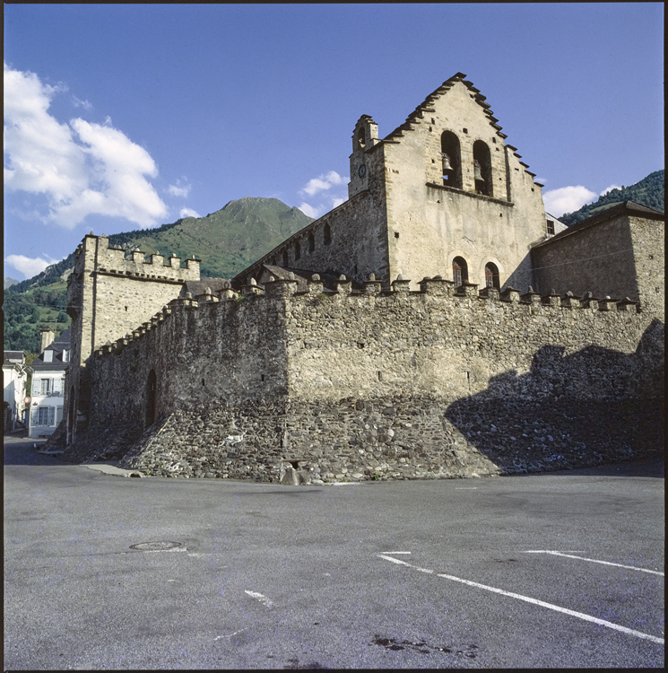 Vue d’ensemble depuis la rue