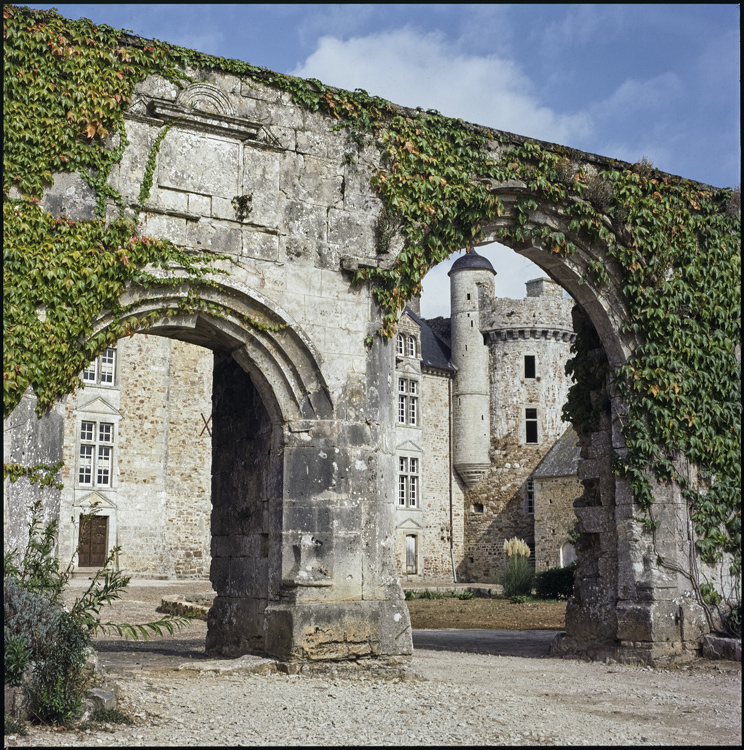 Vue extérieure : porche