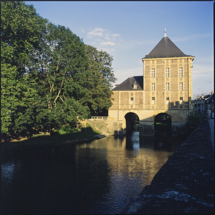 Vieux moulin, actuellement musées Rimbaud et de l'Ardenne