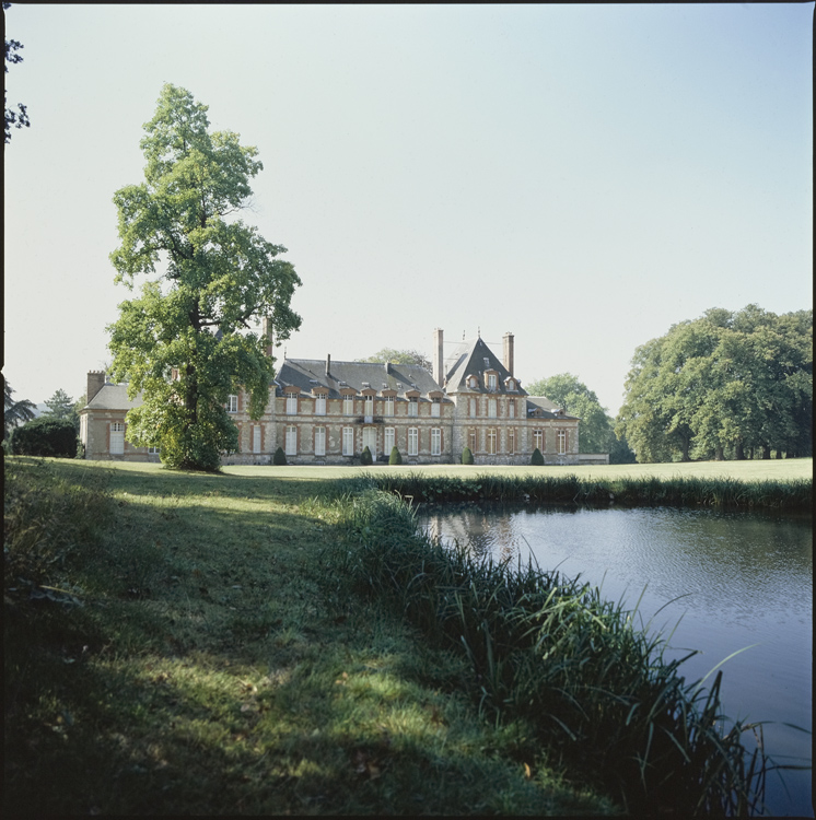 Vue générale ; Jardins