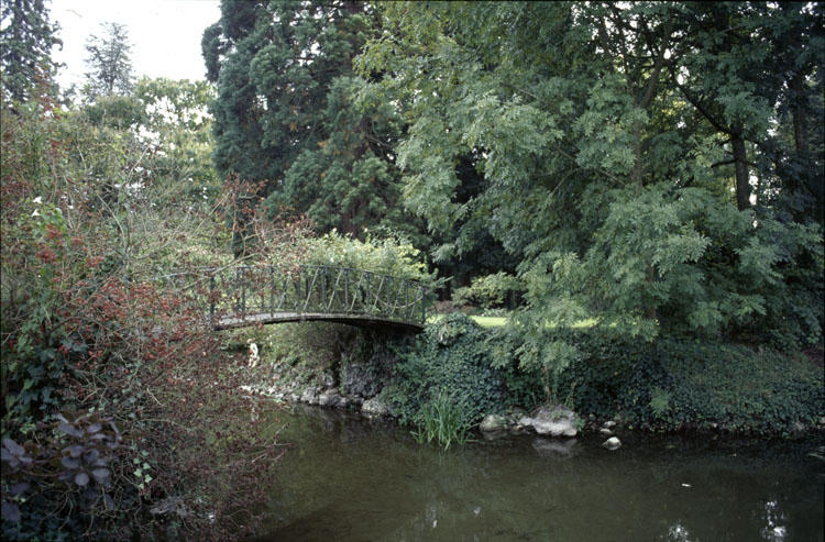 Plan d’eau ; Pont