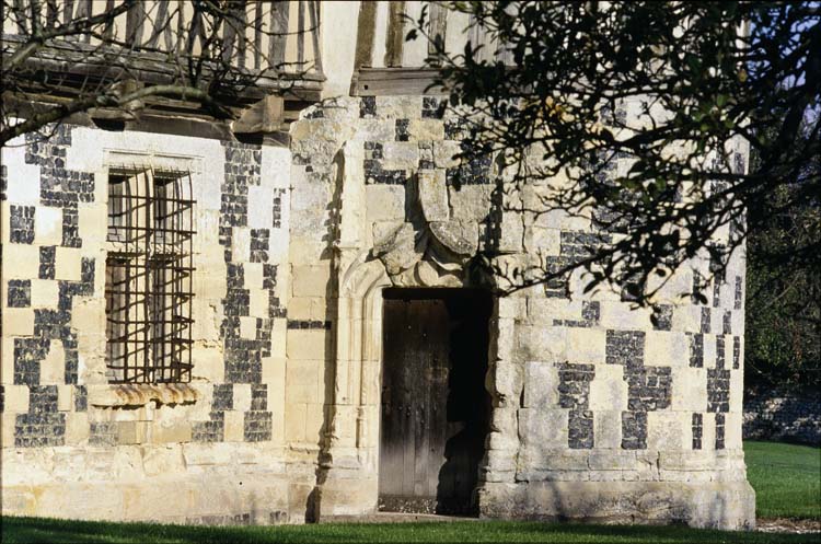 Façade : porte à accolade