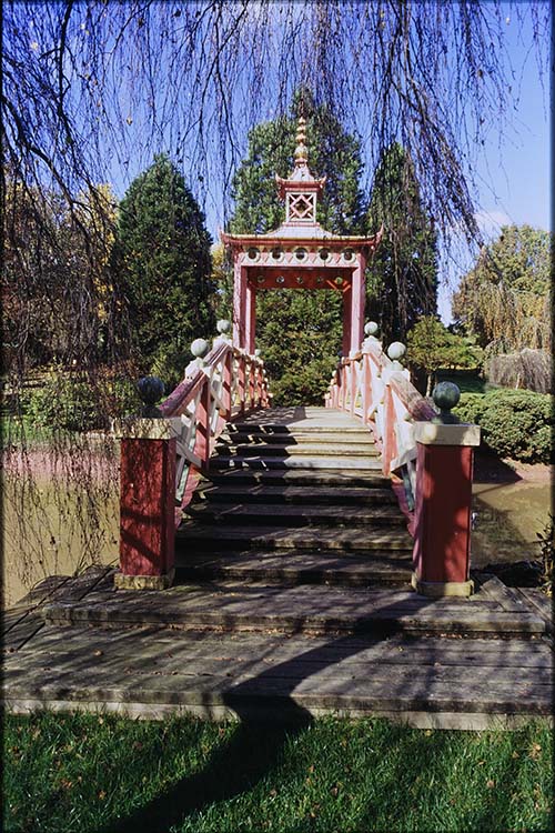 Jardin : pont chinois