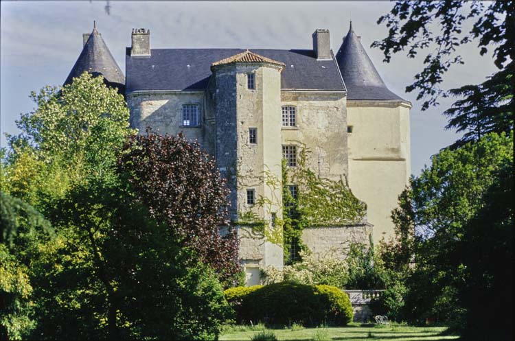 Château et sa chapelle Notre-Dame