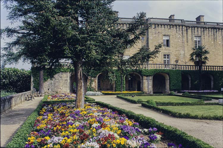 Façade sud ; Jardin