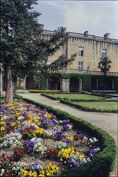 Façade sud ; Jardin