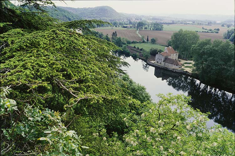 Vue générale du château et du Lot