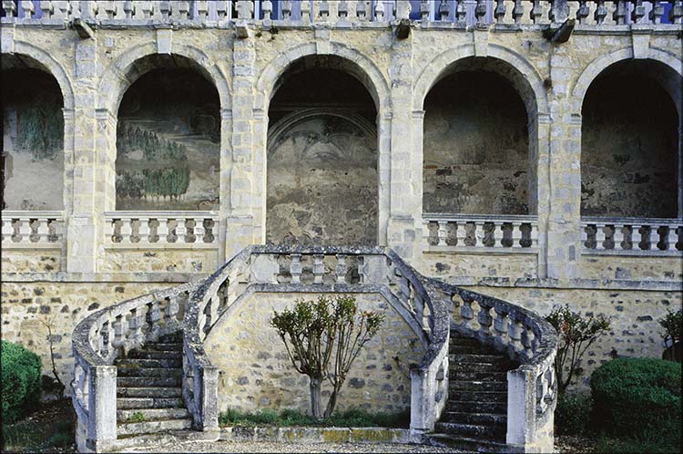 Façade sud : loggia et escalier