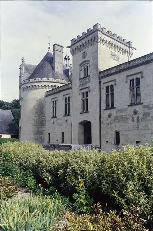 Façade nord : tour centrale et tour est