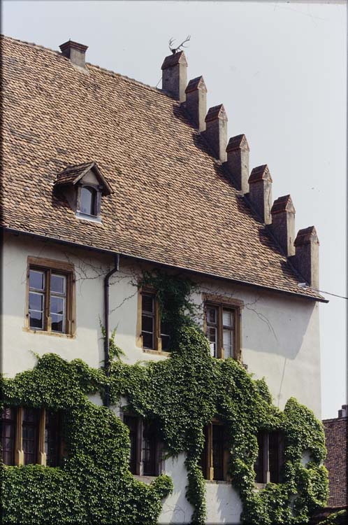 Façade sud, angle est