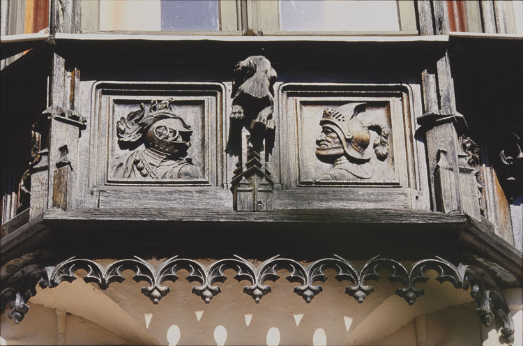 Façade : décor sculpté