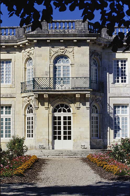 Façade est : avant-corps central