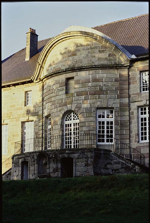 Façade sud-ouest : avant-corps central