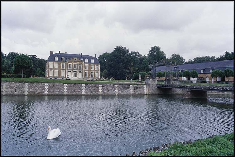 Façade sud ; Douves