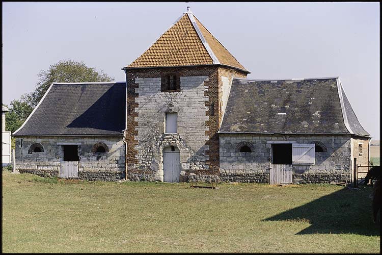 Communs ; Pigeonnier