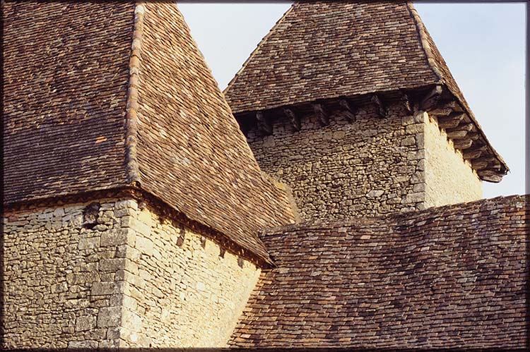 Façade ouest : tour et toiture