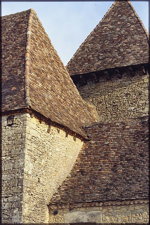 Façade ouest : tour et toiture