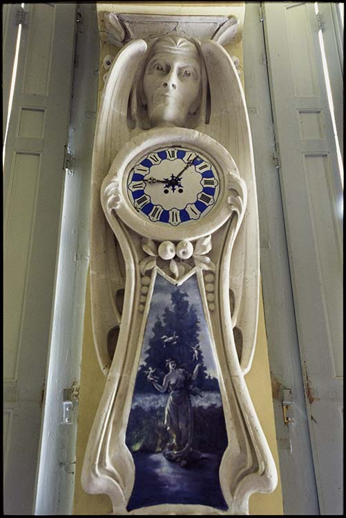 Intérieur : horloge