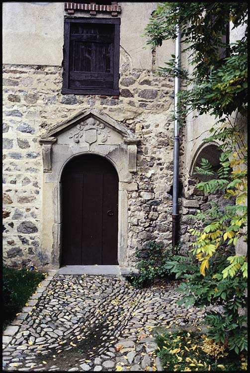 Façade sud sur cour : entrée