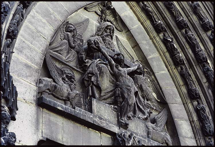 Façade nord, portail : décor sculpté