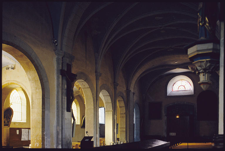 Eglise Saint-Oyen, vue de la nef centrale et du bas-côté sud