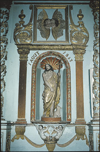 Chapelle, choeur ; retable (partie droite), statue : 'Saint Jean-Baptiste', niche, pilastres, chérubins, rinceaux végétaux, pots à feu ; 1857 (vue rapprochée, détail)