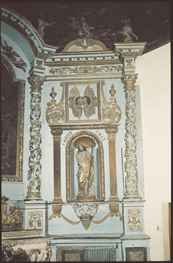 Chapelle, choeur ; retable (partie droite), statue : 'Saint Jean-Baptiste', niche, pilastres, colonnes torses, chérubins, rinceaux végétaux, pots à feu ; 1857 (détail)