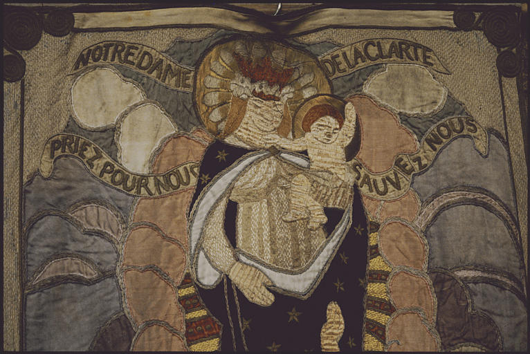 Bannière de procession : Vierge à l'Enfant, majesté, soie, laine ; 1924 (détail)