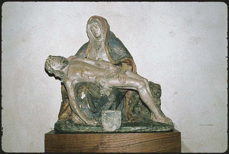 Statue : Vierge de Piété, bois polychrome