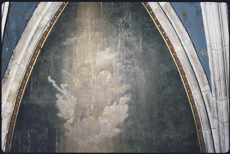 3e chapelle sud ; tableau (sommet) : 'Le baptême du Christ', anges ; avant restauration (détail)