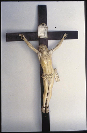 Croix : Christ en croix, ivoire sculpté et bois - © Ministère de la Culture (France), Médiathèque du patrimoine et de la photographie, diffusion RMN-GP