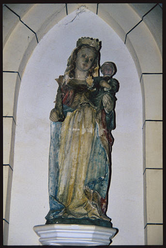 Groupe sculpté : 'Vierge à l'Enfant', pierre polychrome ; après restauration (face)